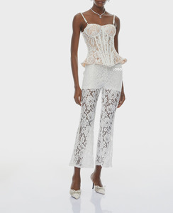 Completo da donna 2 pezzi sexy con pantaloni a vita alta, top a camisola imbottito con pizzo traforato e cinturino in perle, vestibilità slim, personalizzabile con LOGO - Product Image 2