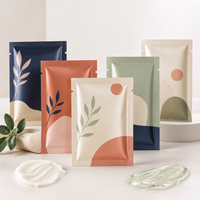 Pochettes plates personnalisées en aluminium et PE à trois soudures latérales pour l'emballage d'échantillons cosmétiques