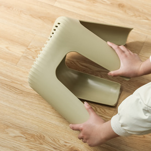 Sgabello in Plastica Grande e Resistente, Antiscivolo, Leggero con Design Cavo, per Doccia, Bagno, Camera da Letto e Cucina - Product Image 3