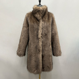 Manteau en fausse fourrure pour femme, veste d'hiver de luxe en fausse fourrure de renard argenté, manteau long élégant et chaud, fourrure moelleuse et duveteuse - Product Image 4