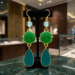 Nouvelle Arrivée Boucles d'oreilles pendantes en laiton plaqué or avec onyx vert teinté émeraude, faites à la main, style ethnique Jaipur Gems - Product Image 2