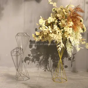 2019 New Arrival Wedding Decoration Gold Metal Centerpiece Stands For Sale