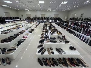 Sandalias de Plataforma con Tacón Grueso y Punta Cuadrada para Mujer, con Pedrería <span class=keywords><strong>Plateada</strong></span>, Elegantes y Versátiles, Diseño OEM de Fábrica - Product Image 6