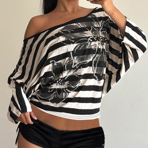 Camiseta Y2K Vintage Estampada a Rayas con Hombros Descubiertos y Mangas Murciélago para Mujer, Estilo Urbano Holgado e Informal para Verano - Product Image 1