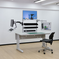 Mesa de Trabajo ESD DETALL con Altura Ajustable, Diseñada para el Ensamblaje de Semiconductores, con Panel Perforado y Compartimentos para Componentes