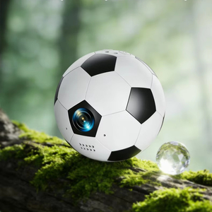 Con la cámara de fútbol, cada toque está congelado en el tiempo. Su seguimiento automático inteligente lo lleva a seguirte dondequiera que vayas en el campo. - Product Image 1