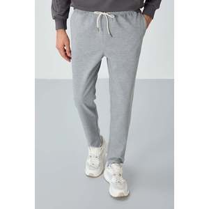 Pantalones Deportivos para Hombre, Corte Estándar, Superficie Texturizada Gris Melange - 82155 - Gb melange - Product Image 2