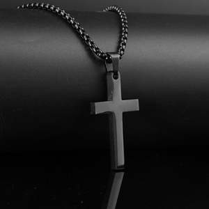 Collar con Colgante de Cruz de Acero Inoxidable Chapado en Oro Negro y IP de Alto Brillo con Diamante, Joyería Sencilla para Regalo - Product Image 2