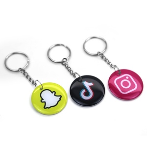 Porte-clés NFC personnalisé en époxy pour partage sur les réseaux sociaux - Product Image 3
