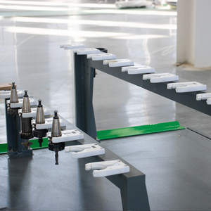 Équipement de routeur CNC ATC spécifique à l'industrie des portes et fenêtres avec système de perçage PTP multi-broches pour une efficacité de production accrue - Product Image 2