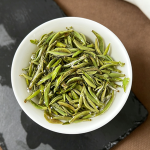 Té <span class=keywords><strong>Blanco</strong></span> Silver Needle Fuding <span class=keywords><strong>de</strong></span> Primera Cosecha 2026, Grado Premium Bai Hao Yin Zhen, Recolección Manual <span class=keywords><strong>de</strong></span> Primavera, a Granel, Directo <span class=keywords><strong>de</strong></span> Fábrica OEM - Product Image 3