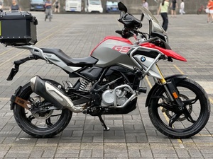 Moto BMW <span class=keywords><strong>G</strong></span> <span class=keywords><strong>310</strong></span> <span class=keywords><strong>GS</strong></span> 310cc monocylindre refroidie par eau, ABS standard et design d'aventure assisté pour la circulation urbaine - Product Image 2