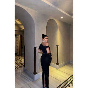 Costume formel noir avec décoration boutonnée style jupe - Product Image 1