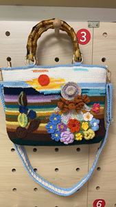 Sac à bandoulière en crochet fait main, motif floral, sac fourre-tout tricoté pour cadeau et occasions spéciales - Product Image 4