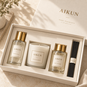 Set de Regalo de Fragancia para el Hogar Aikun Santal de Tres Piezas Coordinadas con Cera de Coco, Vela, Difusor de Varillas y Spray Textil, OEM ODM Branding - Product Image 4