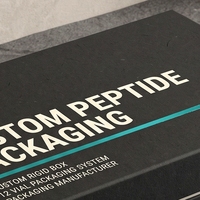 Boîte rigide personnalisée en carton gris avec couvercle noir mat pour flacons de peptides, avec doublure en éponge, impression offset et sérigraphie, soins personnels