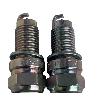 Fabrika Fiyatı Orijinal Hakiki İridyum Platin Buji 04E905602 VW JETTA Golf NGK Bujisi için - Product Image 4