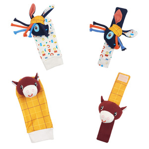 Set de Regalo para Recién Nacido, Calcetines de Algodón Suave con Sonajero en la Muñeca y Buscador de Pies con Juguete Musical, Calcetines con Sonajero para Bebés - Product Image 3