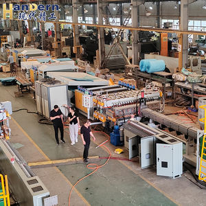 PP PC Plástico Estructura <span class=keywords><strong>de</strong></span> <span class=keywords><strong>tres</strong></span> capas Línea <span class=keywords><strong>de</strong></span> extrusión <span class=keywords><strong>de</strong></span> lámina <span class=keywords><strong>de</strong></span> rejilla hueca Maquinaria <span class=keywords><strong>de</strong></span> embalaje semanal para placas <span class=keywords><strong>de</strong></span> alambre <span class=keywords><strong>de</strong></span> filamento - Product Image 4