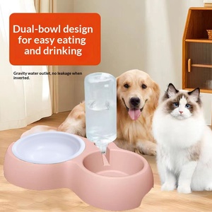 स्वचालित गुरुत्वाकर्षण पालतू जल फीडर दोहरे कटोरे के साथ, डिचेबल बिल्ली और कुत्ते खिलाने वाला कटोरा - Product Image 3