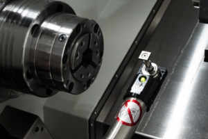 Tornio a letto inclinato a doppio mandrino a 5 assi personalizzato a 5 assi <span class=keywords><strong>per</strong></span> lavorazione di precisione in ghisa HT300 - Product Image 2