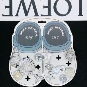 Accessoires de décoration pour chaussures DIY, lot de 10 breloques en plastique brillant argenté en forme de coquillage pour <span class=keywords><strong>sabots</strong></span> <span class=keywords><strong>Crocs</strong></span> - Product Image 2