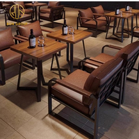 Ensemble table et chaises vintage en bois pour café, café, boutique commerciale, canapés rembourrés en cuir marron pour restaurant