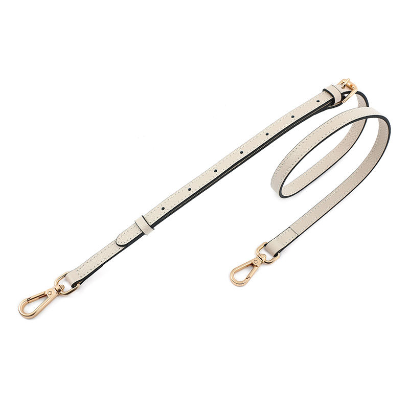 สีขาวอมชมพูพร้อมตะขอเกี่ยวสีทอง