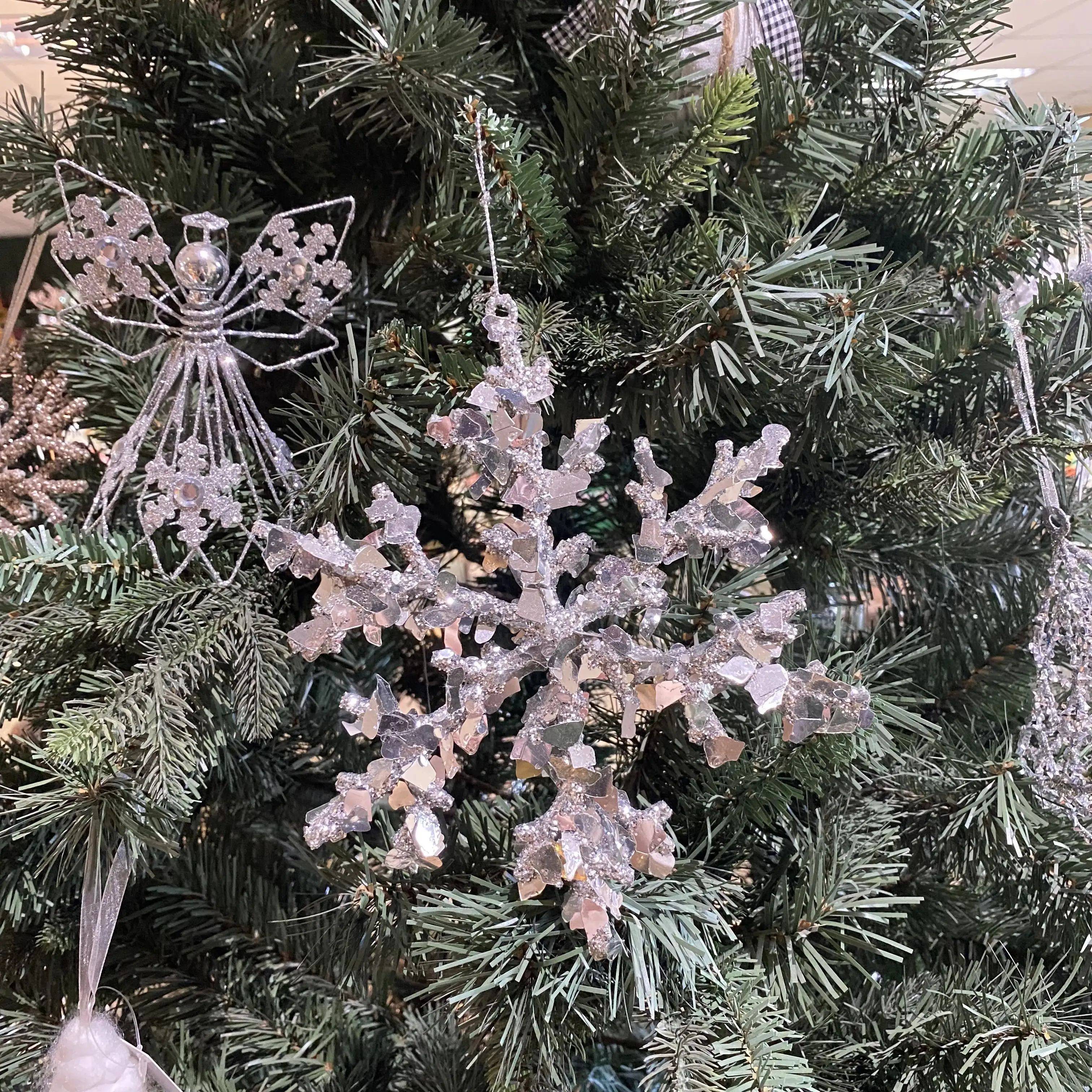 Pendentif en acrylique transparent/couleur en forme de flocon de neige pour arbre de noël, décoration de fenêtre de famille, cadeau artisanal, nouveauté 2022