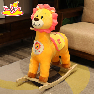 Cheval à bascule licorne rose enchanteur, Rocker en peluche avec base en bois pour enfants W16D179 - Product Image 3