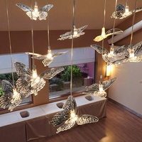 Lustre de plafond en acrylique transparent à 10 têtes, éclairage LED de luxe en forme de papillon pour la décoration de scène de mariage, d'événements et de toiles de fond