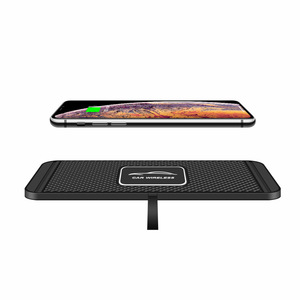 Venta caliente Nuevo coche antideslizante almohadilla cargador inalámbrico inteligente 15W carga rápida teléfonos móviles compatibles adecuado - Product Image 5