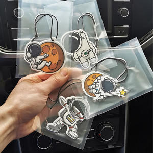 <span class=keywords><strong>D</strong></span>ésodorisants de voiture en papier personnalisés avec logo, motifs mignons et kawaii, en gros, à prix abordable, en stock, prêts à être expédiés - Product Image 5