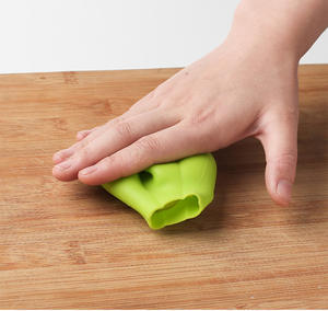 Pelador <span class=keywords><strong>de</strong></span> Ajo <span class=keywords><strong>de</strong></span> Silicona, Herramienta para Quitar <span class=keywords><strong>la</strong></span> Piel, Accesorio <span class=keywords><strong>de</strong></span> <span class=keywords><strong>Cocina</strong></span>, Funda Protectora, Fácil <span class=keywords><strong>de</strong></span> Usar, Preparación Manual <span class=keywords><strong>de</strong></span> Alimentos - Product Image 1