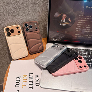 Étui de téléphone en cuir PU imperméable pour iPhone 15 Pro Max, avec protection anti-chute, couleur unie, toucher doux, aspect veste matelassée - Product Image 3