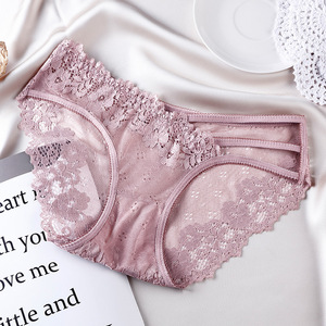Culottes en dentelle florale rose pour femmes, confortables, en maille transparente, couleur unie, taille mi-haute, entrejambe en coton, lingerie sexy OEM ODM - Product Image 1