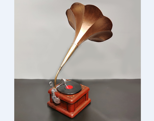 Antique Iron Phonograph Video Modern Gramophone Phonograph for Sale