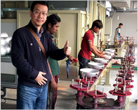 Ligne de production de revêtement antiadhésif en PTFE avec PLC et moteur semi-automatique pour ustensiles de cuisine/casseroles Support CKD/SKD haute efficacité