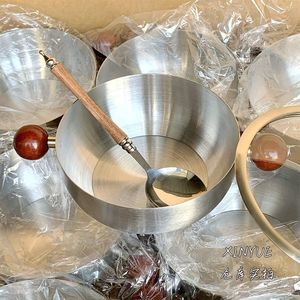 ชามสแตนเลสสองหูจับพร้อมช้อนสำหรับอาหารเด็ก ผลไม้ สลัด โยเกิร์ต นม ใช้ในบ้าน ทนทาน ไม่เคลือบผิว - Product Image 2