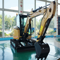 Mini-excavatrice compacte de 0,89 tonne avec débit hydraulique de 18 L/min, réservoir de carburant de 7 L, profondeur de creusement de 1520 mm pour l'entretien des petites exploitations agricoles et des vergers