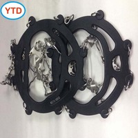 Vente en gros de crampons d'extérieur antidérapants à 13 orteils Couvre-chaussures de sécurité Crampons de glace Griffes de glace d'escalade Grip de neige