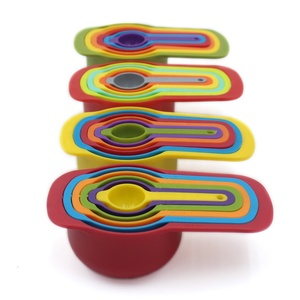 Cucharas y tazas medidoras <span class=keywords><strong>de</strong></span> plástico coloridas para hornear y usar en la cocina Juego <span class=keywords><strong>de</strong></span> herramientas <span class=keywords><strong>de</strong></span> medición esenciales - Product Image 4