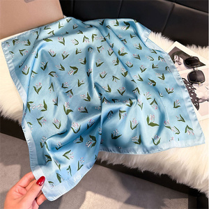 Bandana in Stile Occidentale con Motivo Paisley <span class=keywords><strong>Rosa</strong></span> e Frange Argentate, Sciarpa Triangolare in <span class=keywords><strong>Seta</strong></span> da 50cm per Donna, Accessorio Boho per Feste - Product Image 3