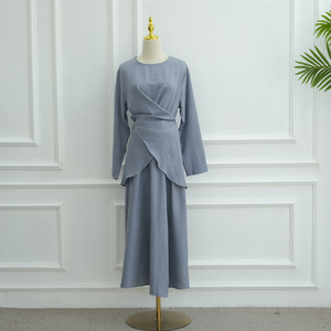 Abaya con Cravatta per Donne Musulmane, Set Casual a Due Pezzi con Top e Gonna, Completo di Abbigliamento Femminile con Blusa e Gonna Lunga - Product Image 2