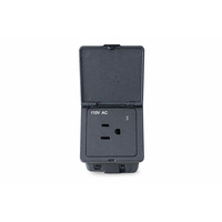 Maßgefertigte IP44 ABS Staubdichte Wasserdichte Automotive-Wechselrichter US-Steckdose mit Abdeckung 110V AC Elektrische Steckdose
