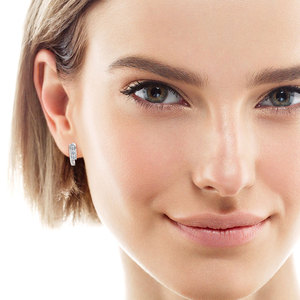 Boucles d'oreilles rondes en argent sterling 925 plaqué or Moissanite, mode cycle <span class=keywords><strong>vertueux</strong></span> Huggies pour femmes - Product Image 3