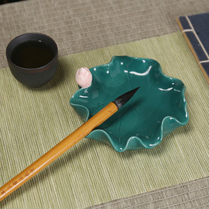 Repose-pinceau de calligraphie en céramique, pierre à encre en forme de lotus, décoration de bureau, style traditionnel, fournitures de bureau - Product Image 2