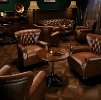 Meubles de bar à cigares de luxe, canapé Chesterfield en cuir PU, armoire en bois sculpté vintage avec clous en laiton pour bar à whisky