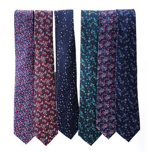 <span class=keywords><strong>Cravate</strong></span> en soie sur mesure de créateur avec un col à franges de 8 cm, imprimé micro-fleuris <span class=keywords><strong>Liberty</strong></span>, collection de cravates personnalisées de créateur - Product Image 1