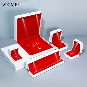 WEIMEI Handmade Crown LED Light Jewelry Box Diamond <strong>Ring</strong> <strong>Storage</strong> with Unique Illuminated Feature - Product Image 4